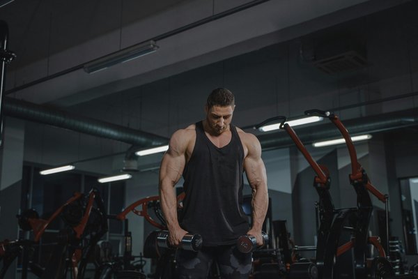 Se muscler : stratégies gagnantes pour avancer rapidement